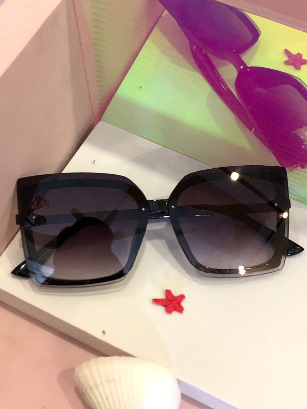 Mextmart Dark Square Sunglasses
